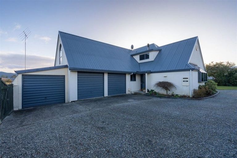 Photo of property in 8 Melland Place, Te Anau, 9600