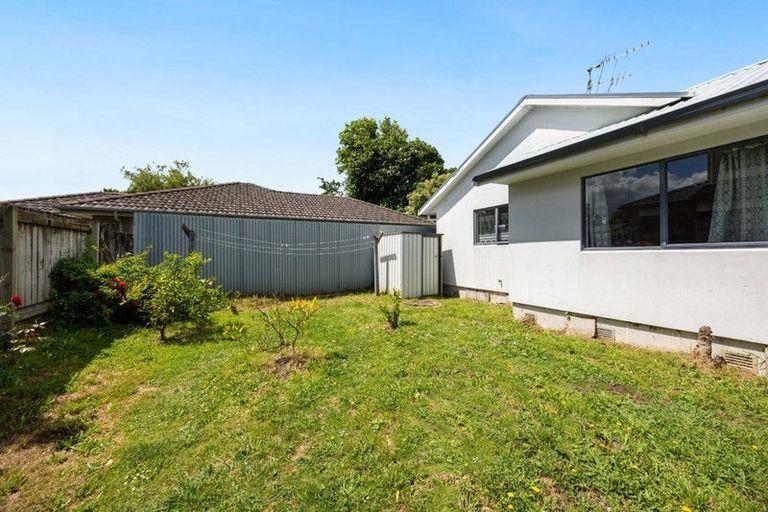 Photo of property in 2/49 Clevedon Road, Papakura, 2110