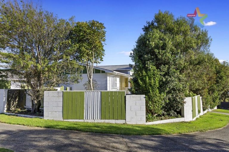 Photo of property in 1 Otira Grove, Kelson, Lower Hutt, 5010