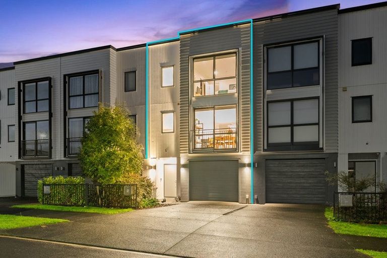 Photo of property in 30 Matairangi Avenue, Totara Heights, Auckland, 2105