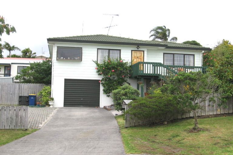 Photo of property in 12 Ebony Place, Massey, Auckland, 0614