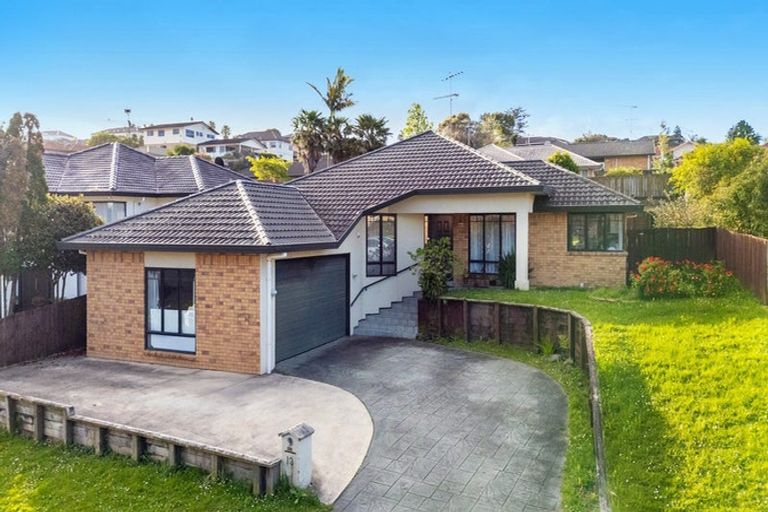 Photo of property in 13 De Havilland Drive, Goodwood Heights, Auckland, 2105