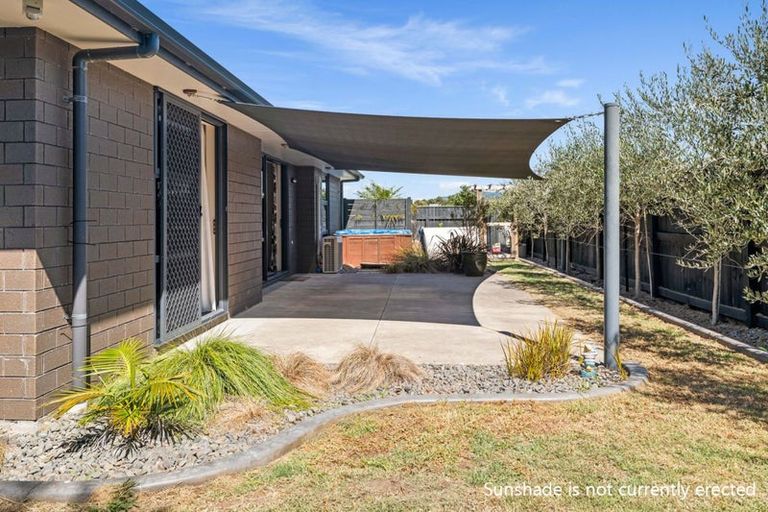Photo of property in 10 Butterworth Crescent, Papamoa Beach, Papamoa, 3118