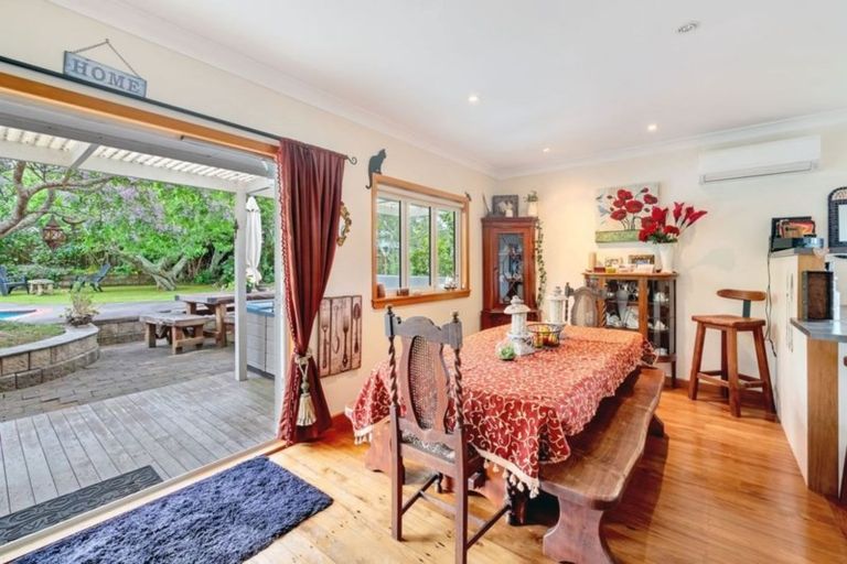 Photo of property in 32 Hyde Road, Rothesay Bay, Auckland, 0630