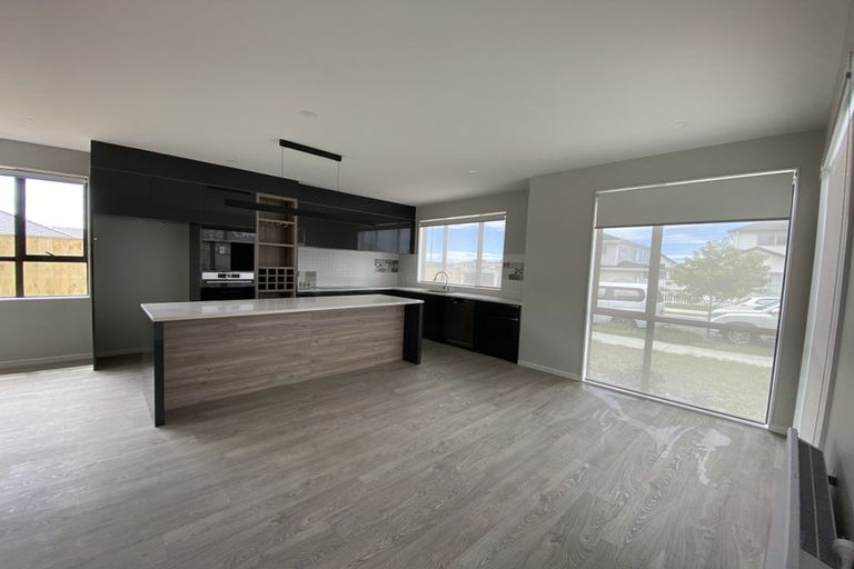 Photo of property in 17 Surf View Crescent, Red Beach, 0932