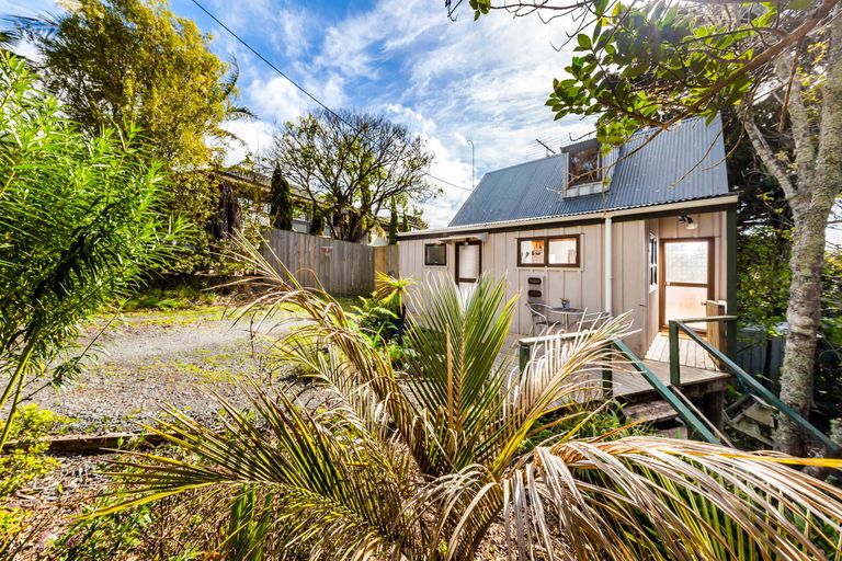 Photo of property in 5 Woodlands Avenue, Snells Beach, 0920