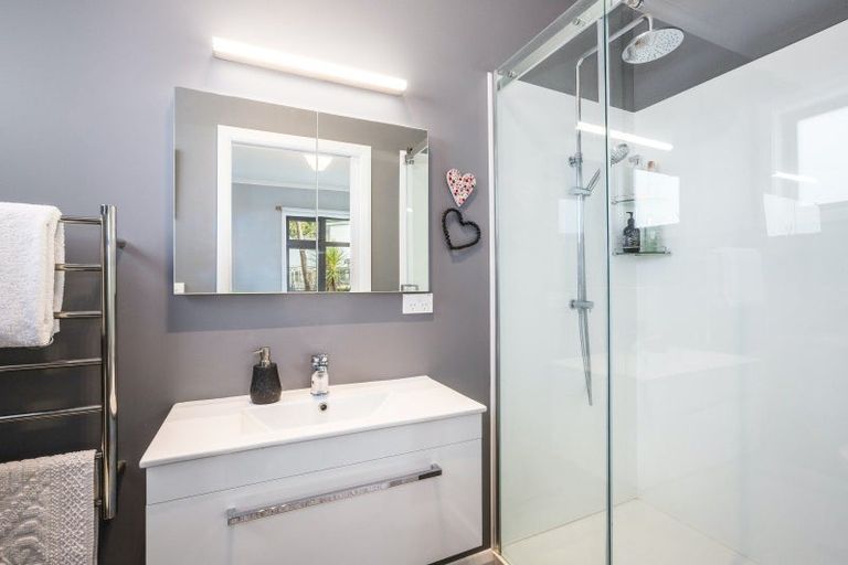 Photo of property in 38 Oroua Street, Eastbourne, Lower Hutt, 5013