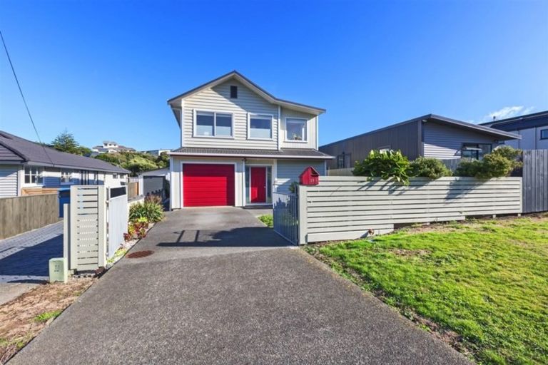 Photo of property in 25a Lambley Road, Titahi Bay, Porirua, 5022