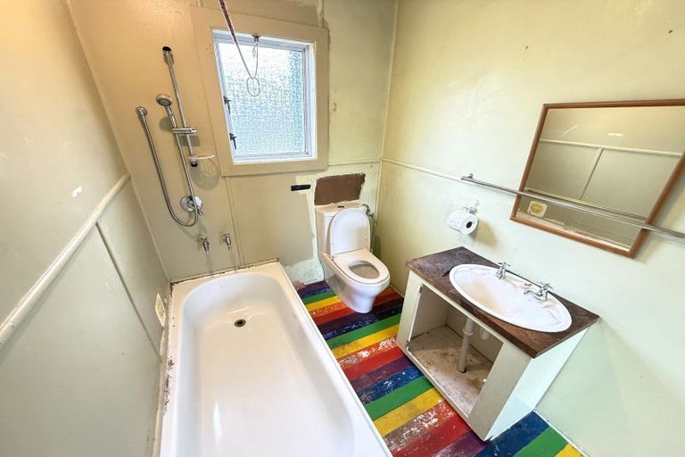 Photo of property in 110a Browne Street, Waitara, 4320