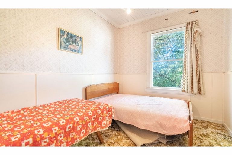 Photo of property in 9 Mena Street, Waikawa, Tokanui, 9884