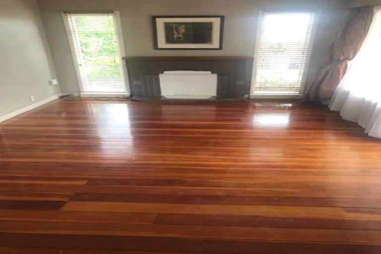 Photo of property in 11 Sylvan Avenue, Northcote, Auckland, 0627