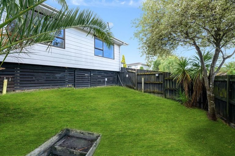 Photo of property in 1/66 Kamara Road, Glen Eden, Auckland, 0602