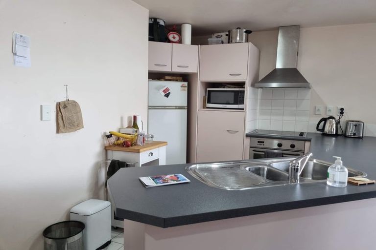 Photo of property in Grandstand Apartments, 12/80 Kent Terrace, Mount Victoria, Wellington, 6011