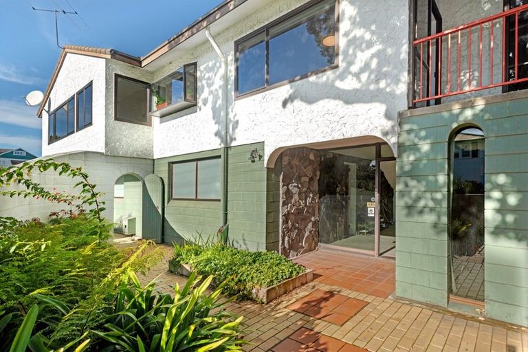 Photo of property in 71 Esplanade, Kaiti, Gisborne, 4010