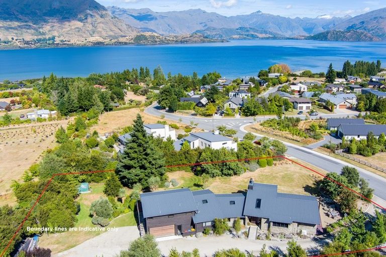 Photo of property in 10 Minaret Ridge, Wanaka, 9305