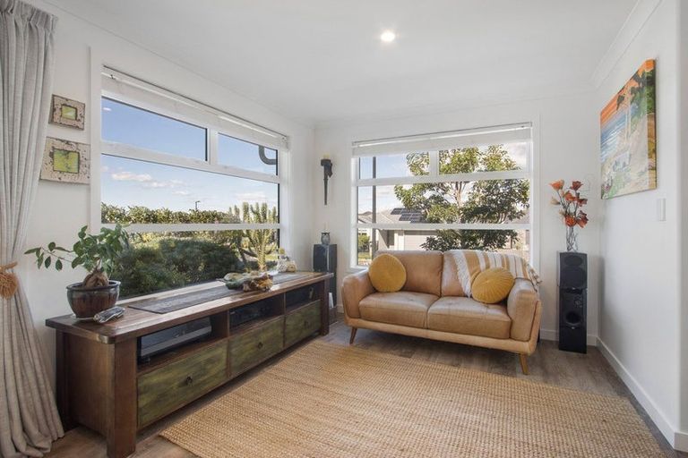 Photo of property in 29 Lakeside Terrace, Omokoroa, 3114