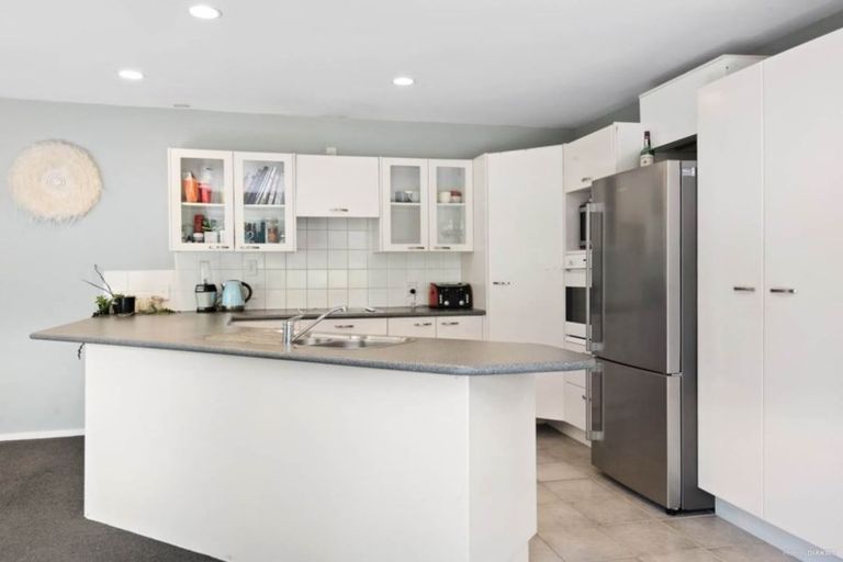 Photo of property in 30 Rosemary Avenue, Forrest Hill, Auckland, 0620