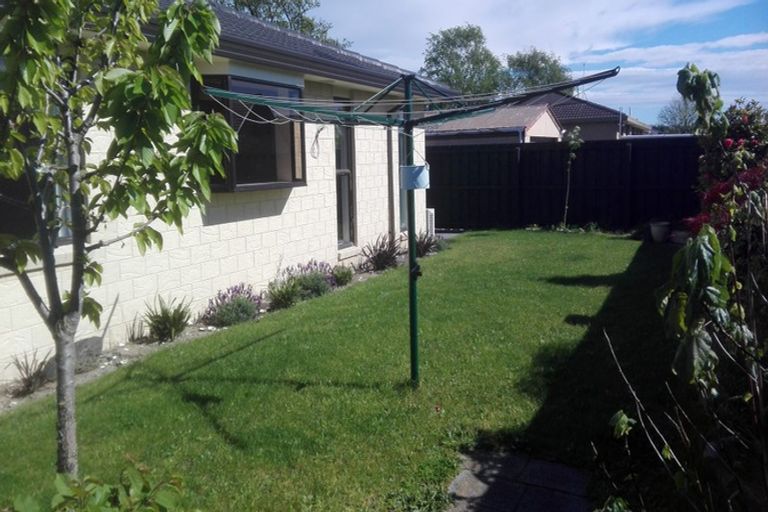 Photo of property in 1/59 Royal Park Drive, Parklands, Christchurch, 8083