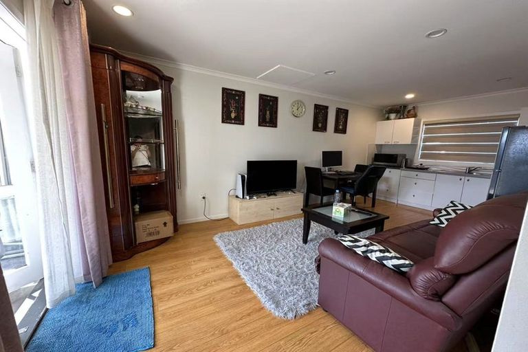 Photo of property in 10 Kereru Street, Henderson, Auckland, 0612