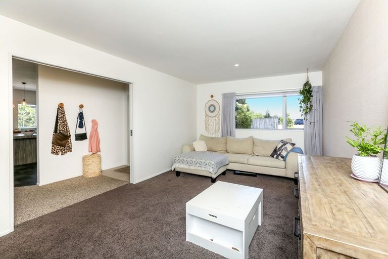 Photo of property in 130a Wairau Road, Oakura, 4314