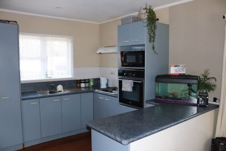 Photo of property in 8 Rollerson Street, Papakura, 2110