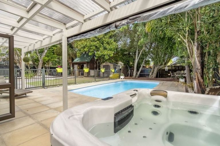 Photo of property in 2/5 Bayswater Avenue, Bayswater, Auckland, 0622