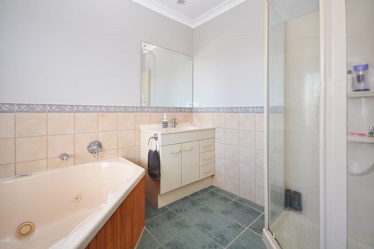 Photo of property in 353 Gulf Harbour Drive, Gulf Harbour, Whangaparaoa, 0930