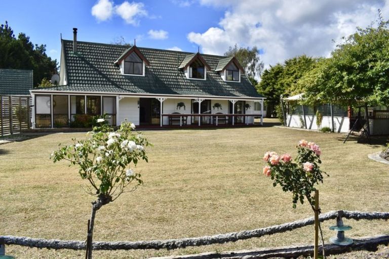 Photo of property in 44 Te Horo Beach Road, Te Horo, Otaki, 5581