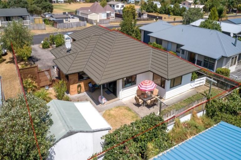 Photo of property in 105 The Drive, Whangamata, 3620