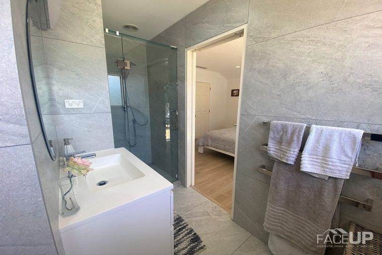 Photo of property in 30 Harbour Lights Close, West Harbour, Auckland, 0618