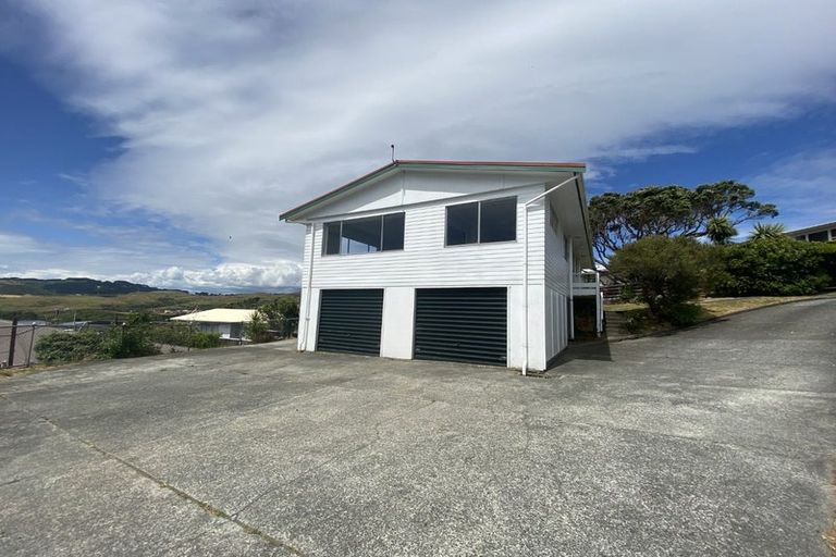 Photo of property in 37 Carluke Street, Paparangi, Wellington, 6037