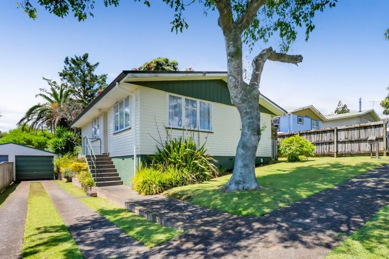 Photo of property in 48 Endeavour Street, Marfell, New Plymouth, 4310