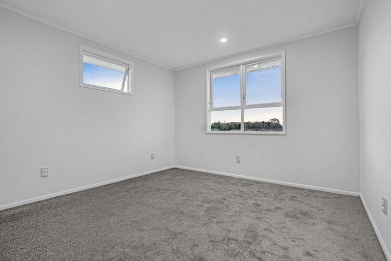 Photo of property in 15 Burbridge Road, Favona, Auckland, 2024