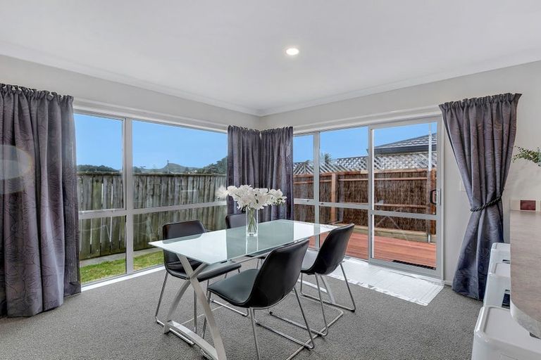 Photo of property in 13 Pohutukawa Grove, Titahi Bay, Porirua, 5022