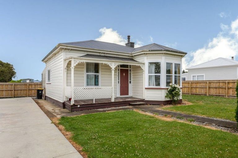 Photo of property in 15 Cole Street, Dannevirke, 4930