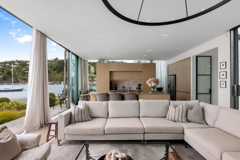 Photo of property in 153 Main Road, Moncks Bay, Christchurch, 8081