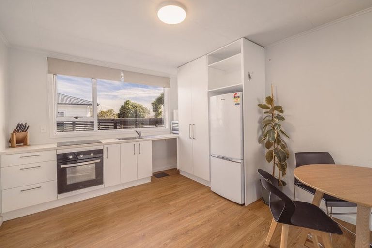 Photo of property in 216 Wainoni Road, Avondale, Christchurch, 8061