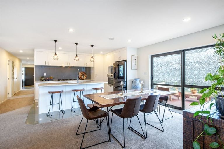 Photo of property in 7 Kahika Grove, Huapai, Kumeu, 0810