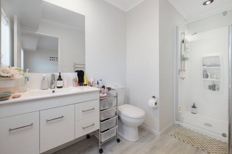 Photo of property in 16 Kanapa Close, Papamoa, 3118