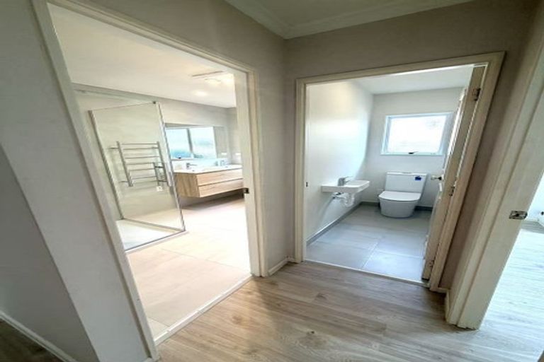 Photo of property in 2/71 Browns Bay Road, Browns Bay, Auckland, 0630