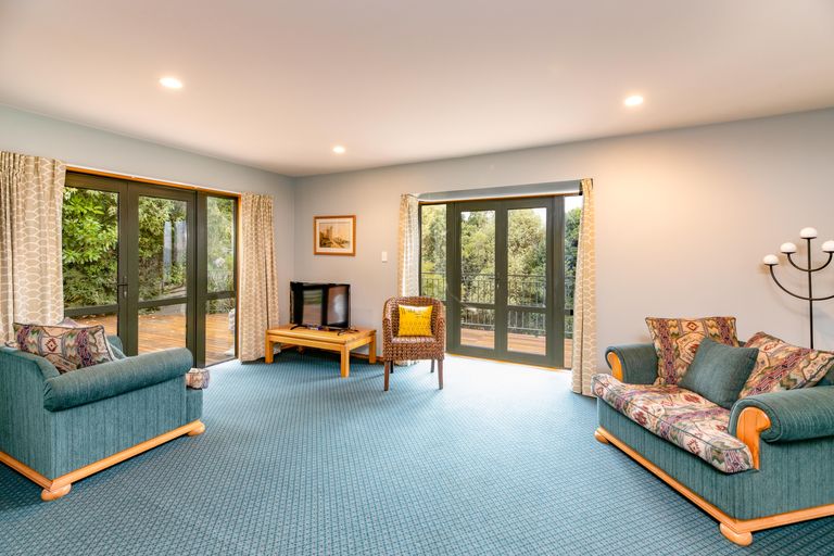 Photo of property in 5 Lachie Griffen Rise, Governors Bay, Lyttelton, 8971