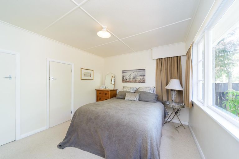 Photo of property in 2 Ascot Street, Hokowhitu, Palmerston North, 4410