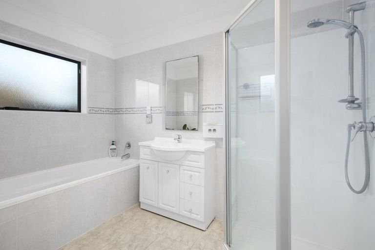 Photo of property in 16 Thomas Moore Place, Pukekohe, 2120