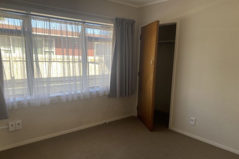 Photo of property in 114 Te Atatu Road, Te Atatu South, Auckland, 0610
