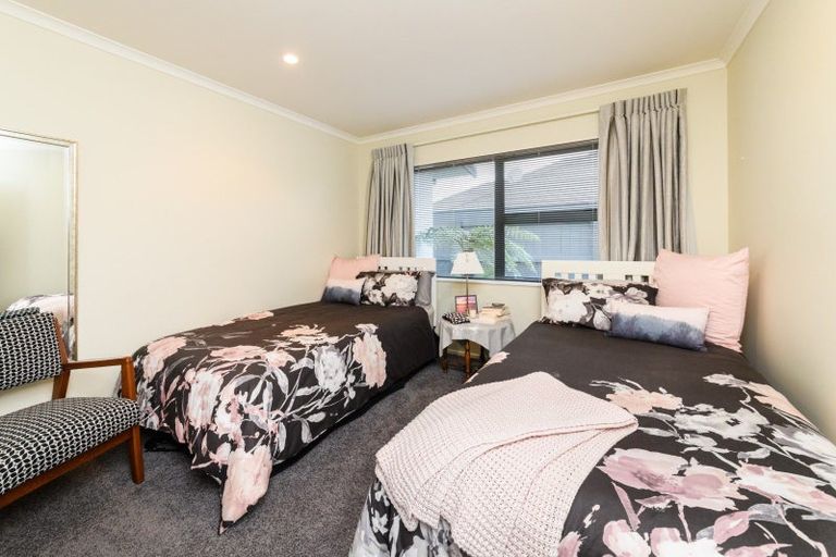 Photo of property in 4a Silkwood Place, Fitzherbert, Palmerston North, 4410