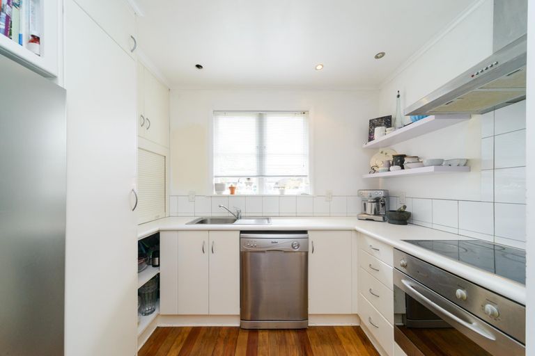 Photo of property in 2 Ascot Street, Hokowhitu, Palmerston North, 4410