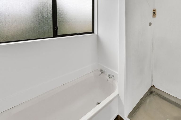 Photo of property in 16a Beech Place, Owhata, Rotorua, 3010