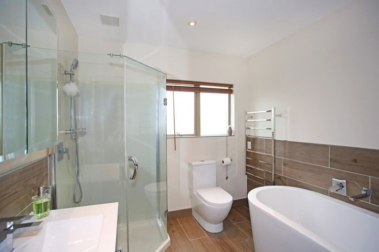 Photo of property in 10 Coulthard Terrace, Opaheke, Papakura, 2113