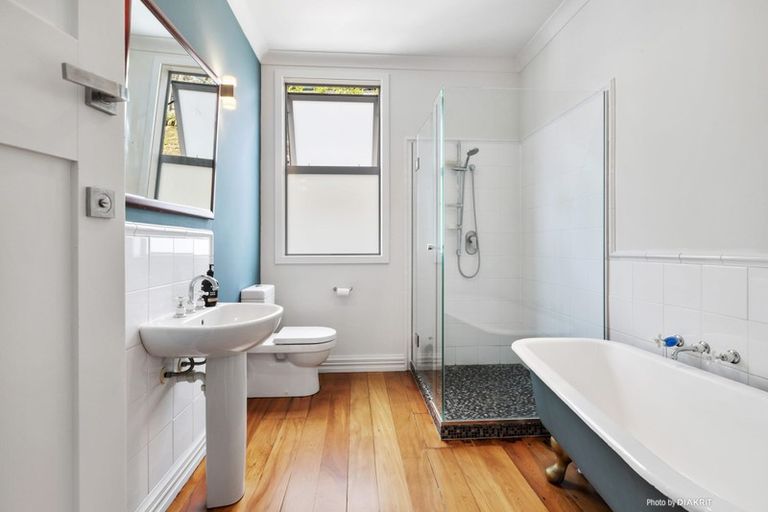 Photo of property in 5 Valley Street, Island Bay, Wellington, 6023