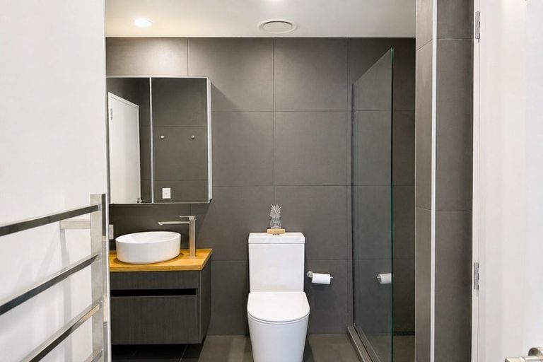 Photo of property in 10/165 Hobsonville Point Road, Hobsonville, Auckland, 0616